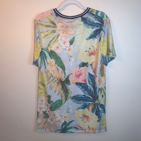 Farm Rio Sweet Breeze Mesh T-Shirt - Picture 9 of 9